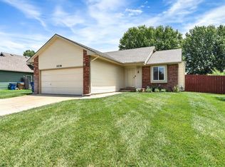2236 N Duckcreek Ln, Derby, KS 67037