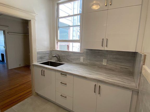 3rd image of 1645 Clay St #3