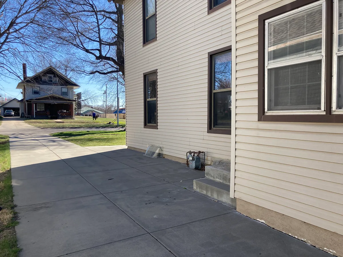 Driveway - 2536 P St