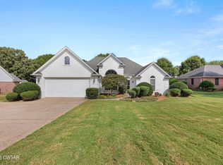 18 Stansbury Cv, Humboldt, TN 38343