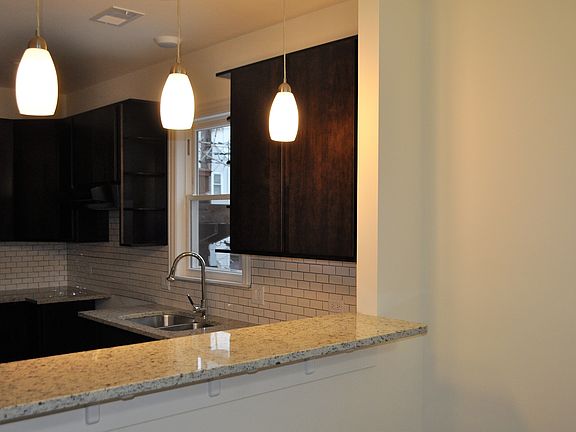 3rd image of 1020 N Hamlin Ave #1