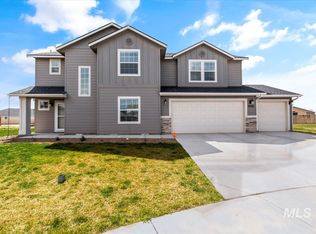 1045 SW Sparrow Pl, Mountain Home, ID 83647