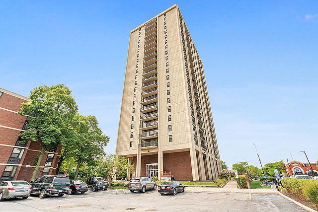1st image of 2901 S Michigan Ave APT 605