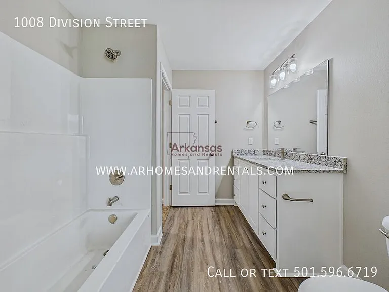 1008 Division St — Photo 11