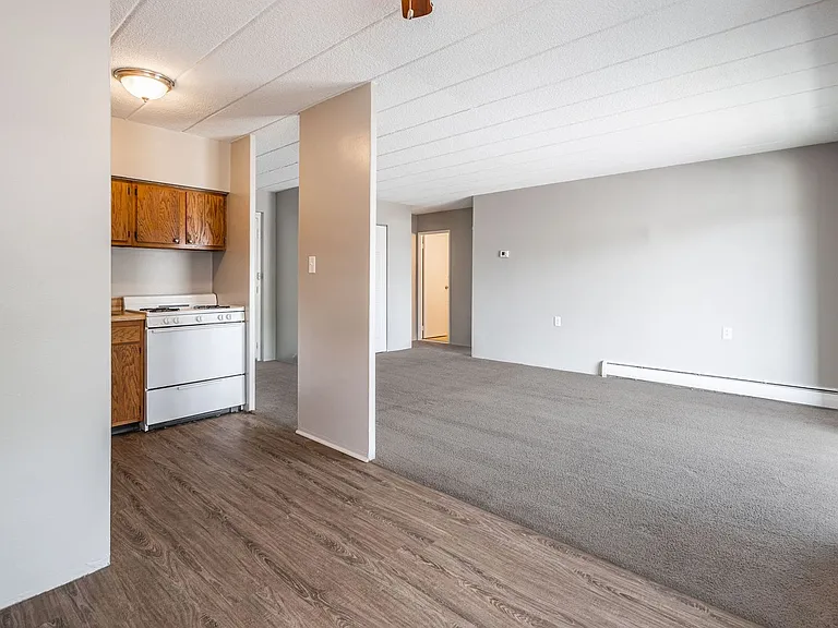 309 Apartments — Photo 11