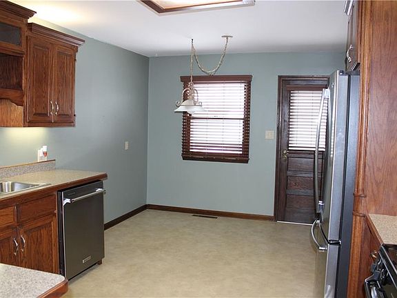 5th image of 2307 S Homer St