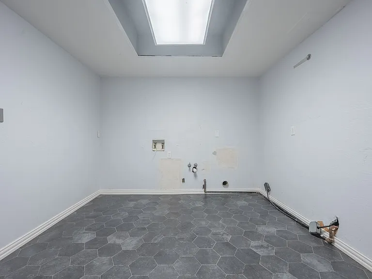 501 Calhoun Dr — Photo 14