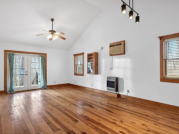 63rd image of 1263 Ridge Rd W