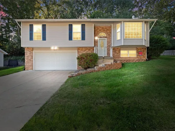 5290 Darkmoor Ln, Imperial, MO 63052