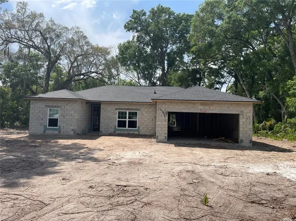 226 3rd St, Geneva, FL 32732