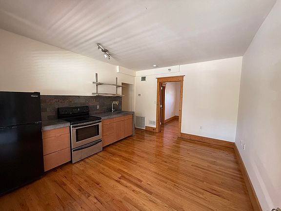 2nd image of 305 5th St S APT 9