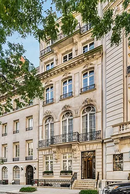 Rented by Compass | media 30