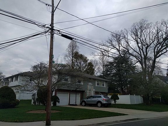 2nd image of 1562 Forest Ave