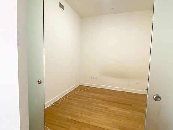 4th image of 3223 W 6th St Unit 308