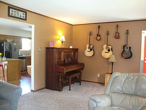 5th image of 606 Arrowhead Dr