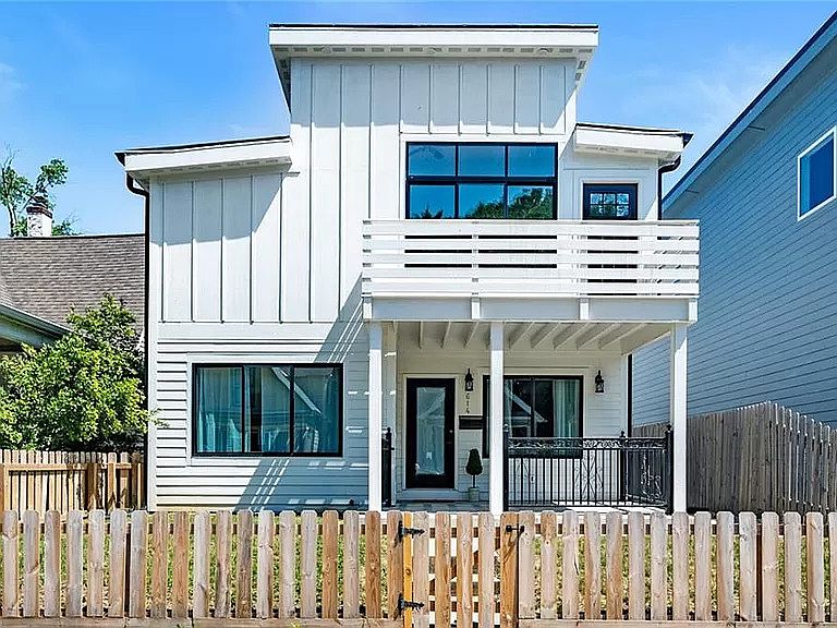 1st image of 614 Cottage Ave