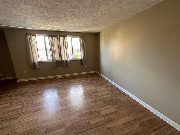 3113 Laurel Ridge Cir — Photo 8