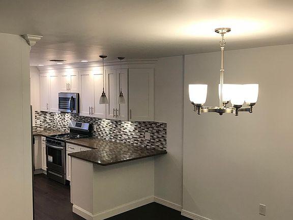 4th image of 7 Cahill St