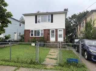 204-206 Cornell St, Hempstead, NY 11550