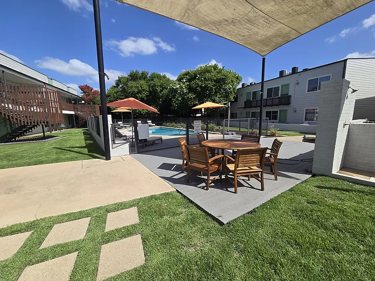 2200 Dickson Dr #124 — Photo 14