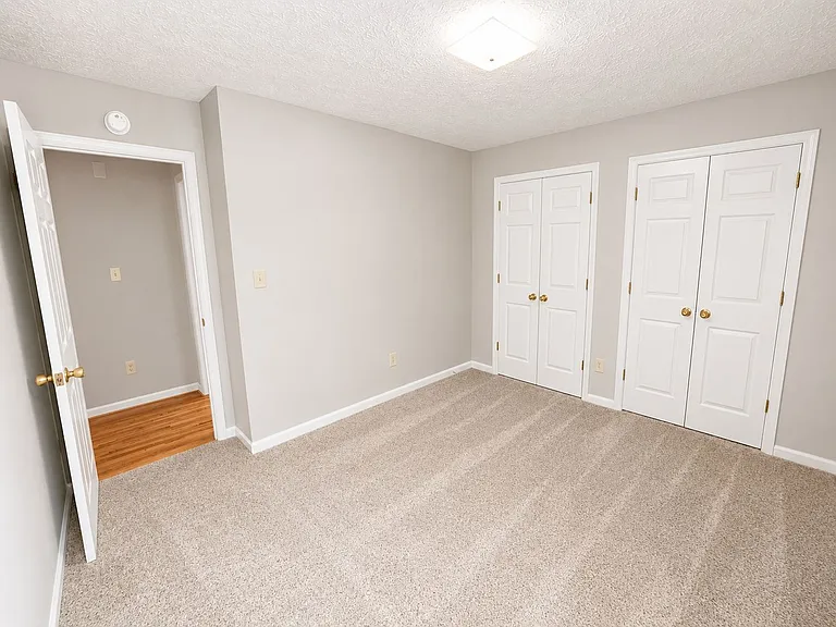 633 Winthrop Ct — Photo 12