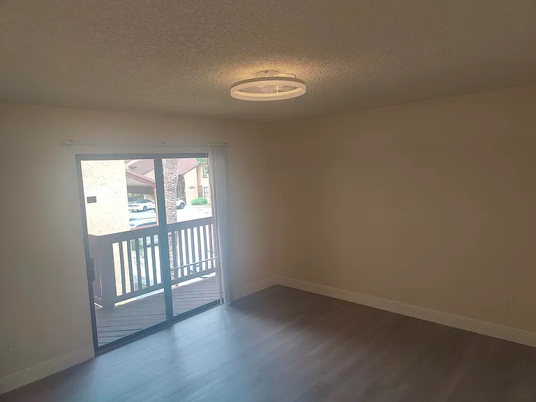 302 Lakeview Dr E #302 — Photo 16
