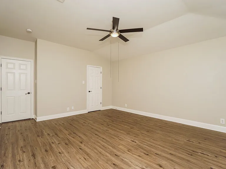 607 Limestone Flt — Photo 11