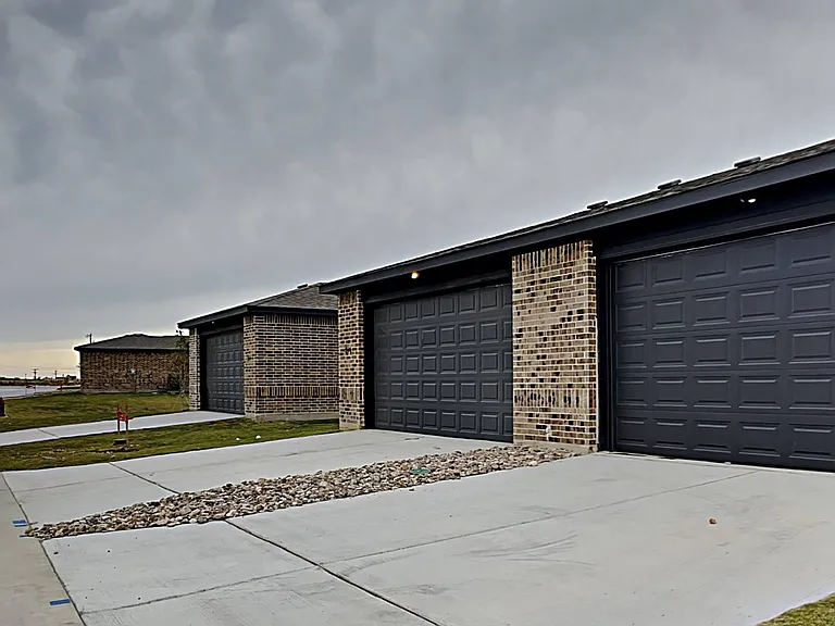 Willow Crossing Townhomes — Photo 7
