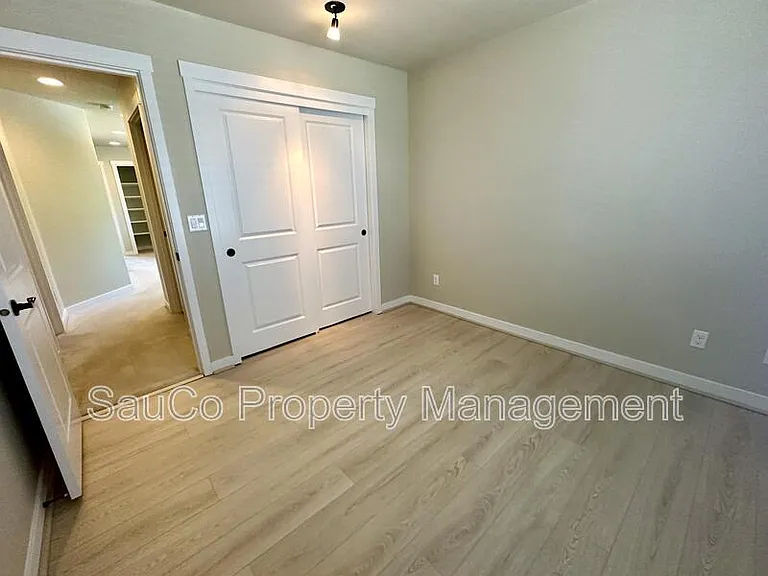456 SW 203rd Ter — Photo 9