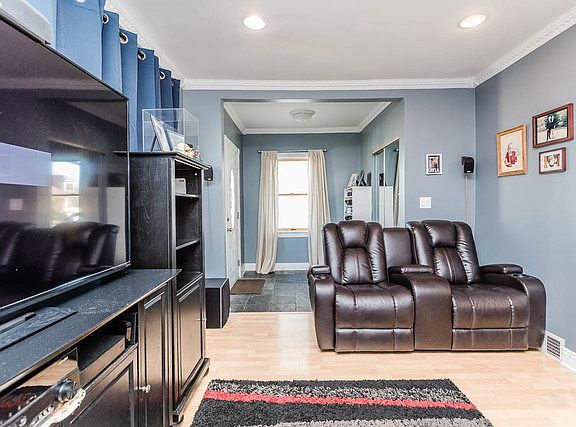 5th image of 5914 N Elston Ave