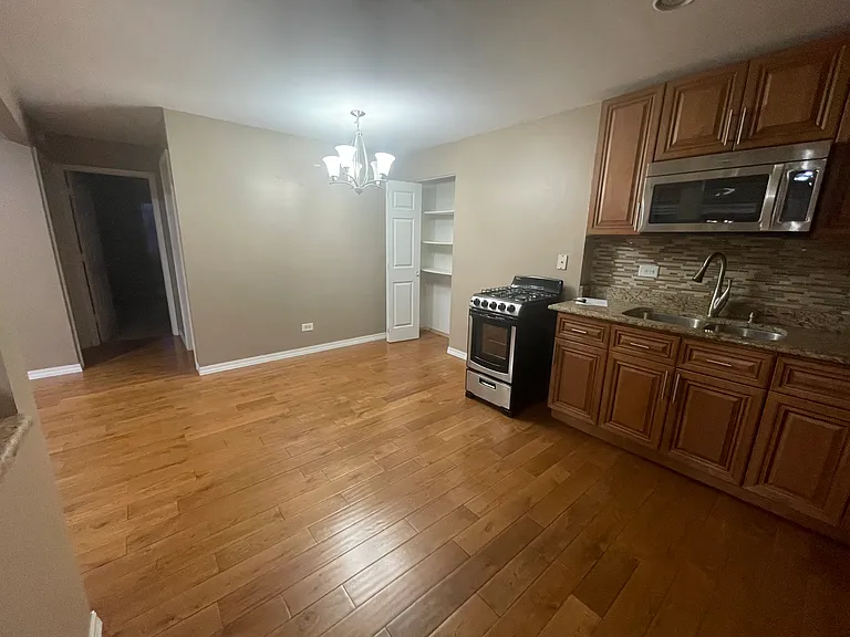 12715 La Crosse Ave #303 — Photo 6