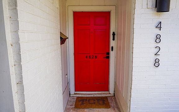 3rd image of 4828 Bonnell Ave