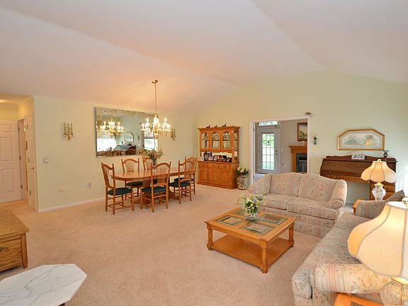5th image of 2613 Meadow Lake Dr