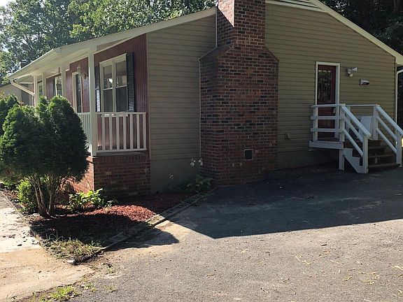 5th image of 107 Roanoke St