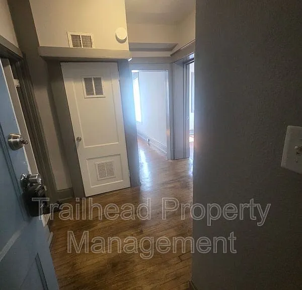 3227 Central St #6 — Photo 2