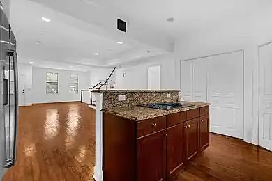 5th image of 584 Copley Ln