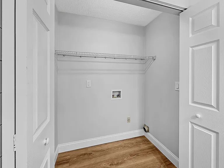 Springview Apartments — Photo 38
