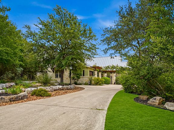 3rd image of 148 Balcones Bend