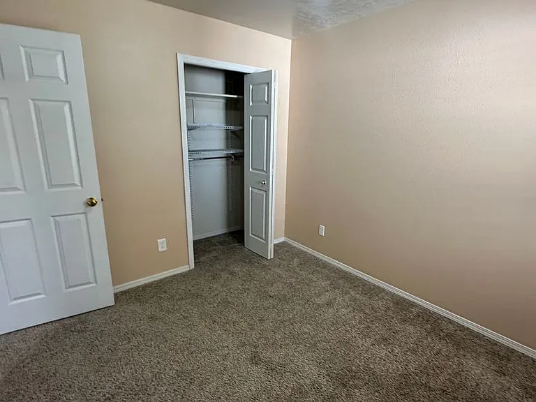 4258 S Glenmere Way — Photo 4