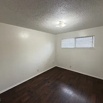 423 W 21st St #9 — Photo 10