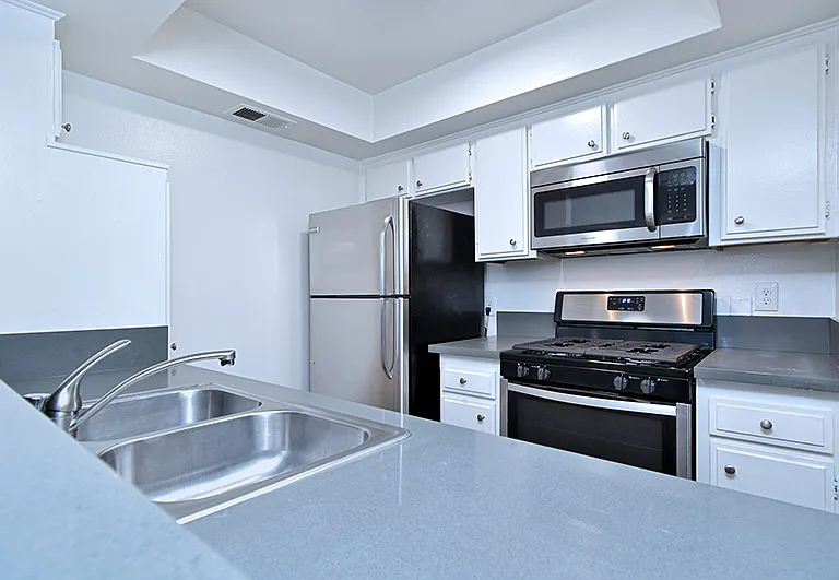 4235 Whitsett Ave #201 — Photo 29