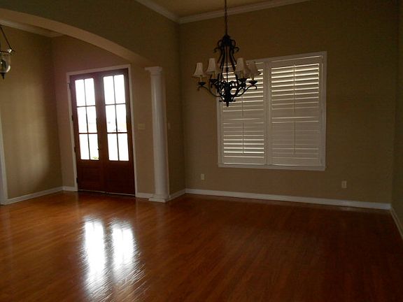 3rd image of 707 N River Bend Cv