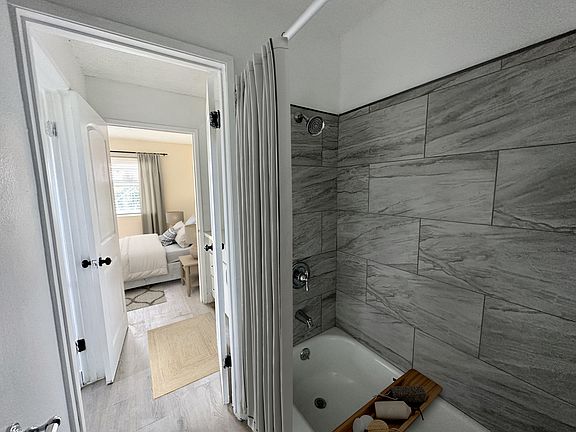 5th image of 833 N Normandie Ave #8F