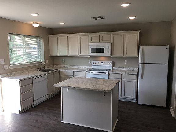 5th image of 1102 Cheryl Ln #A