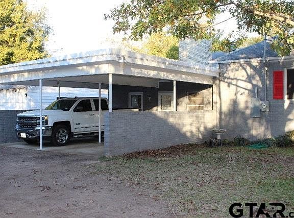 2nd image of 1107 E Lamar St