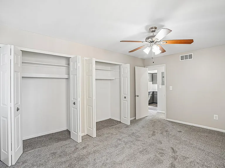 Rivercrest Apartments — Photo 77