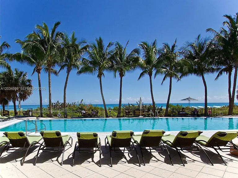 6801 Collins Ave #1010 — Photo 32