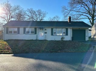 58 Yellowstone Ave, Warwick, RI 02888