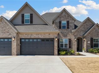 5904 SW Dryden Rd, Bentonville, AR 72713