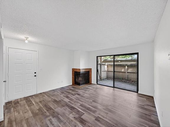 3rd image of 251 Del Verde Cir APT 3